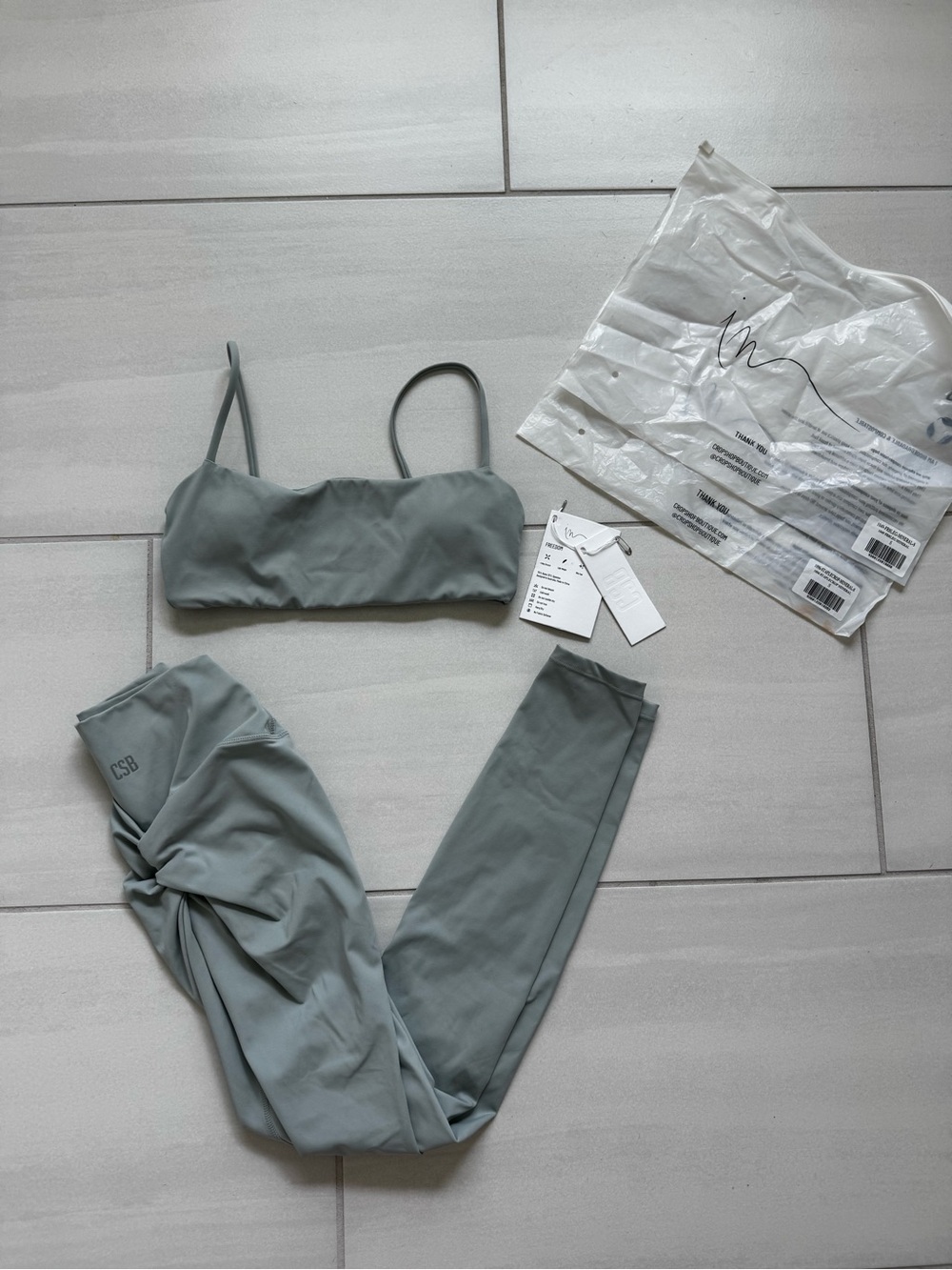 Like New CSB Isabelle Mathers Set!! Freedom Scrunch Legging & Staple Crop Bra, S - Picture 2 of 11